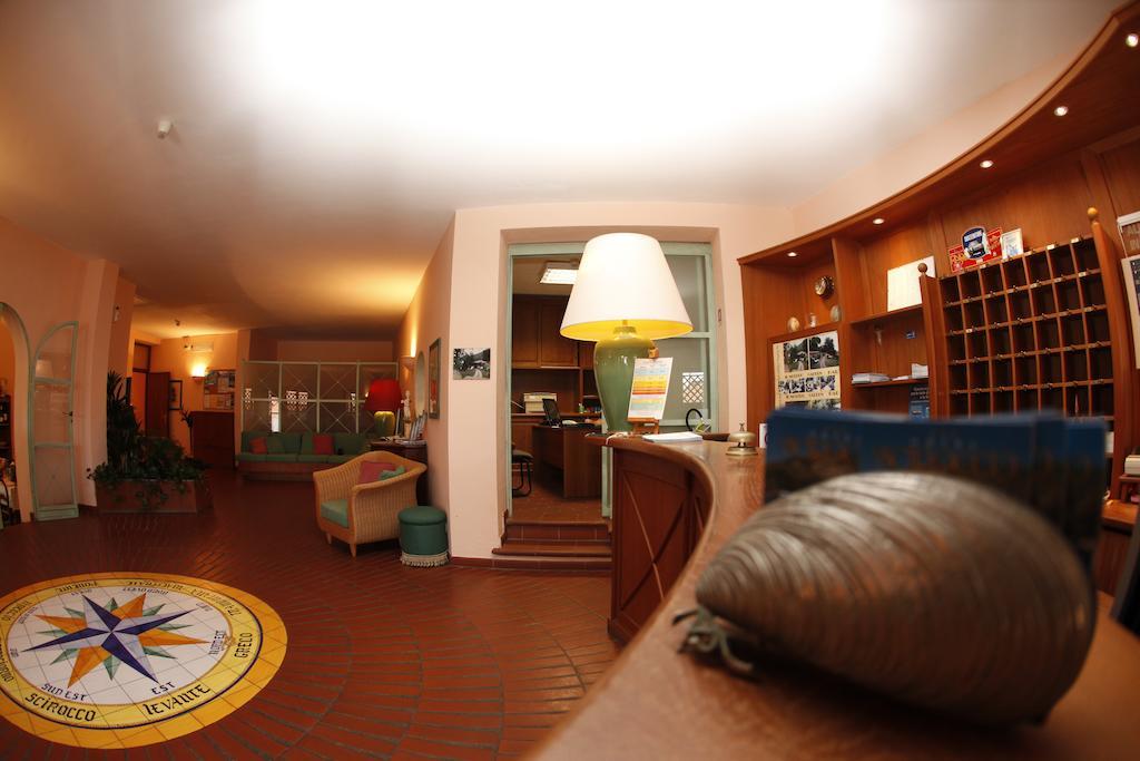 Hotel Lo Scirocco Fetovaia Exterior foto