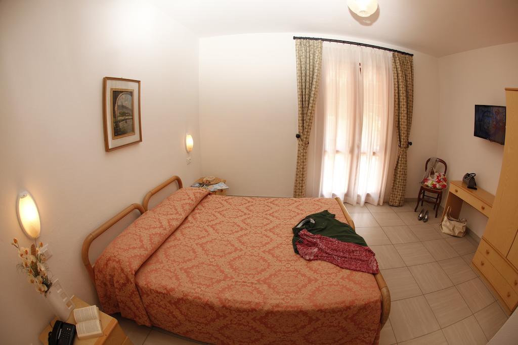 Hotel Lo Scirocco Fetovaia Zimmer foto